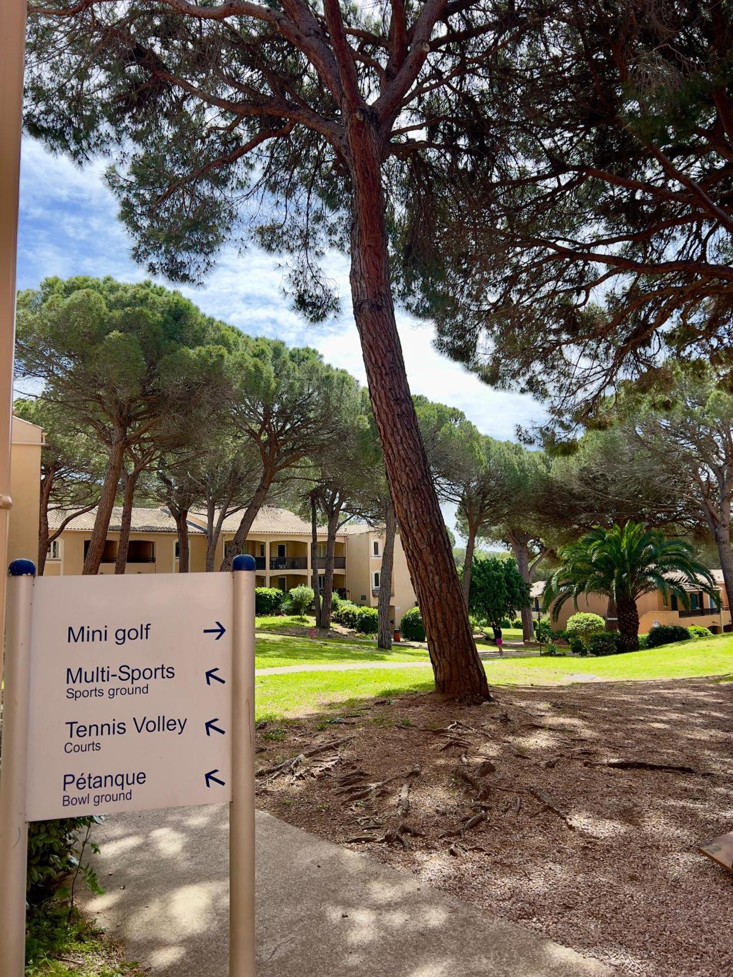 4 Personnes Dans Golf De Valescure 2 Apartment *