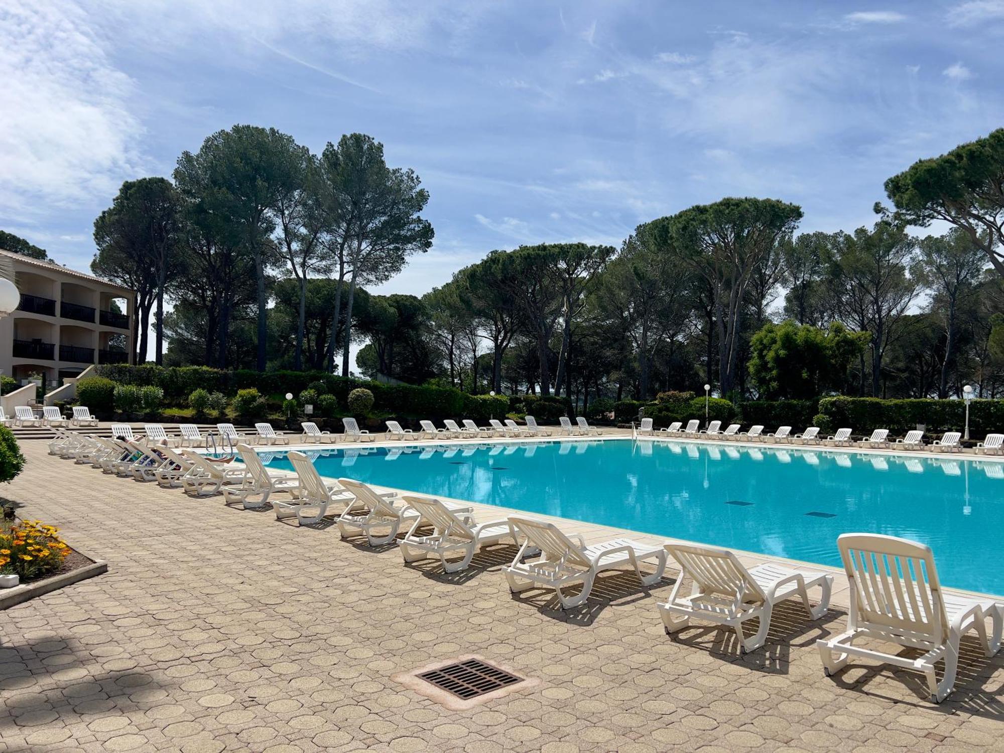 4 Personnes Dans Golf De Valescure 2 *