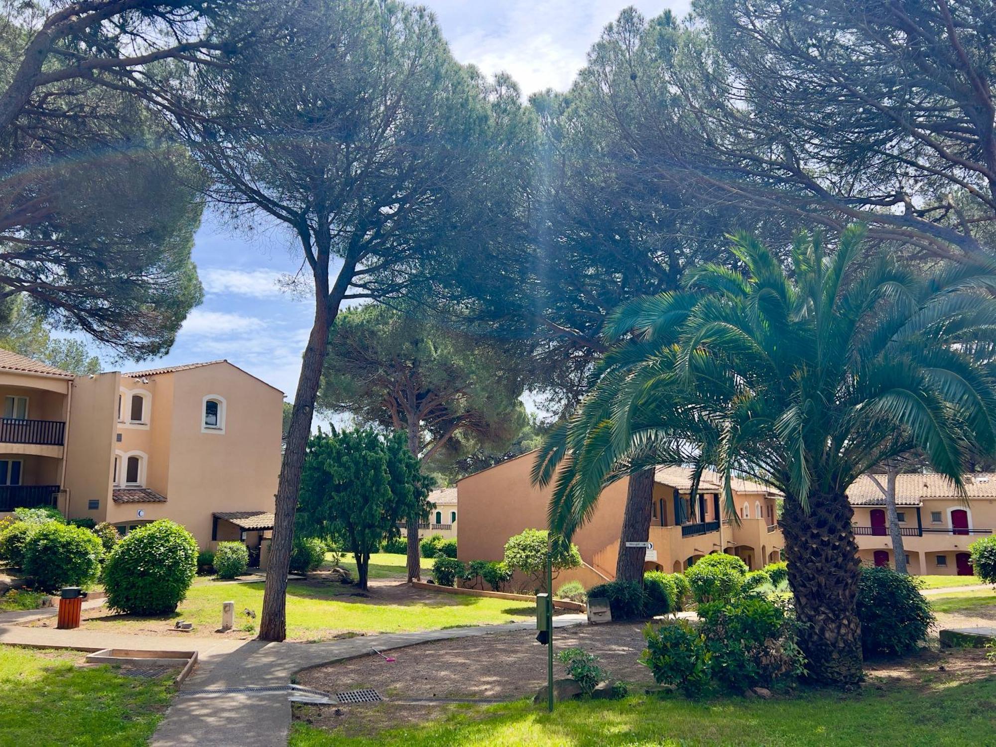 4 Personnes Dans Golf De Valescure 2 Apartment *