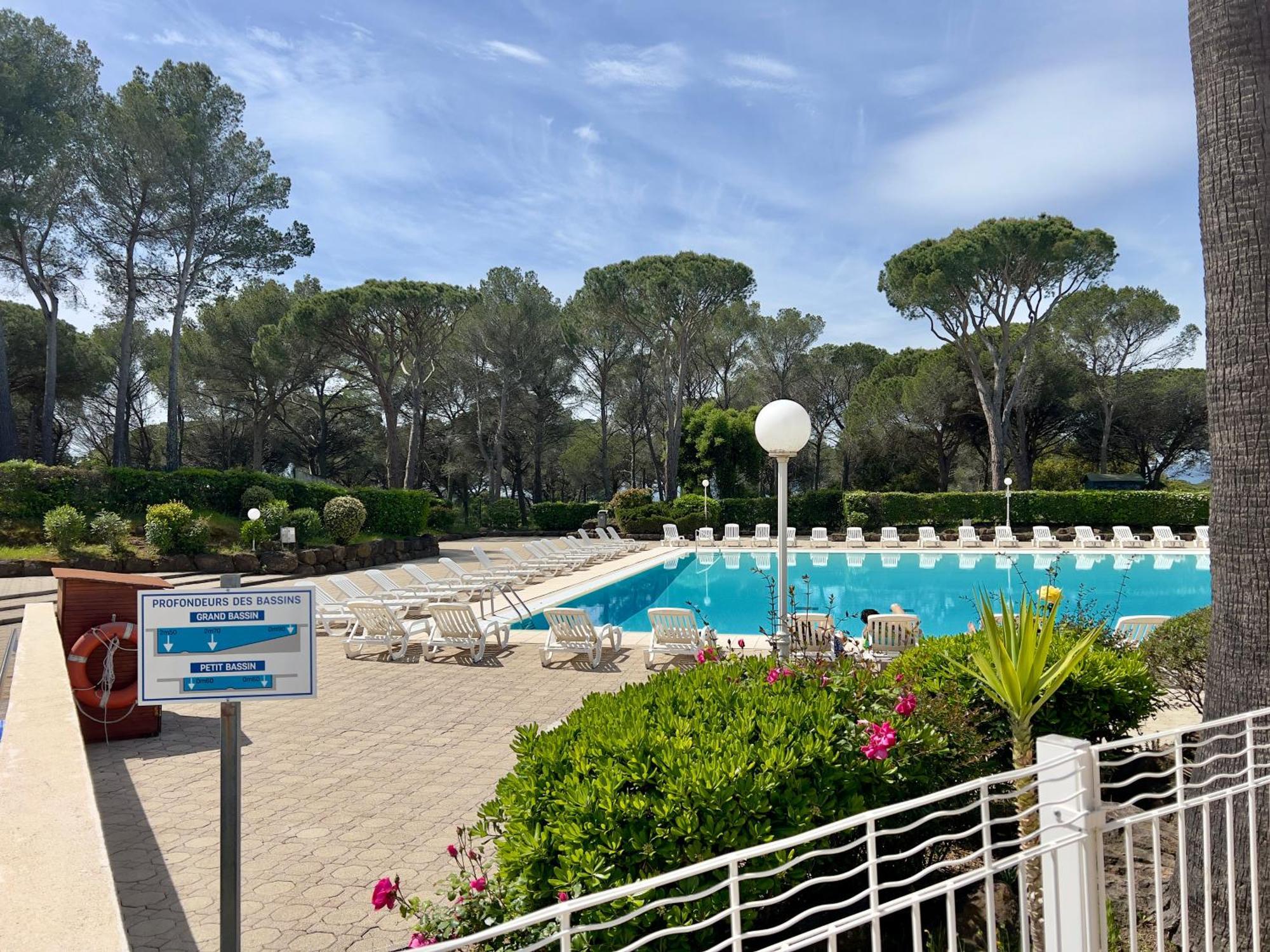 4 Personnes Dans Golf De Valescure 2 *