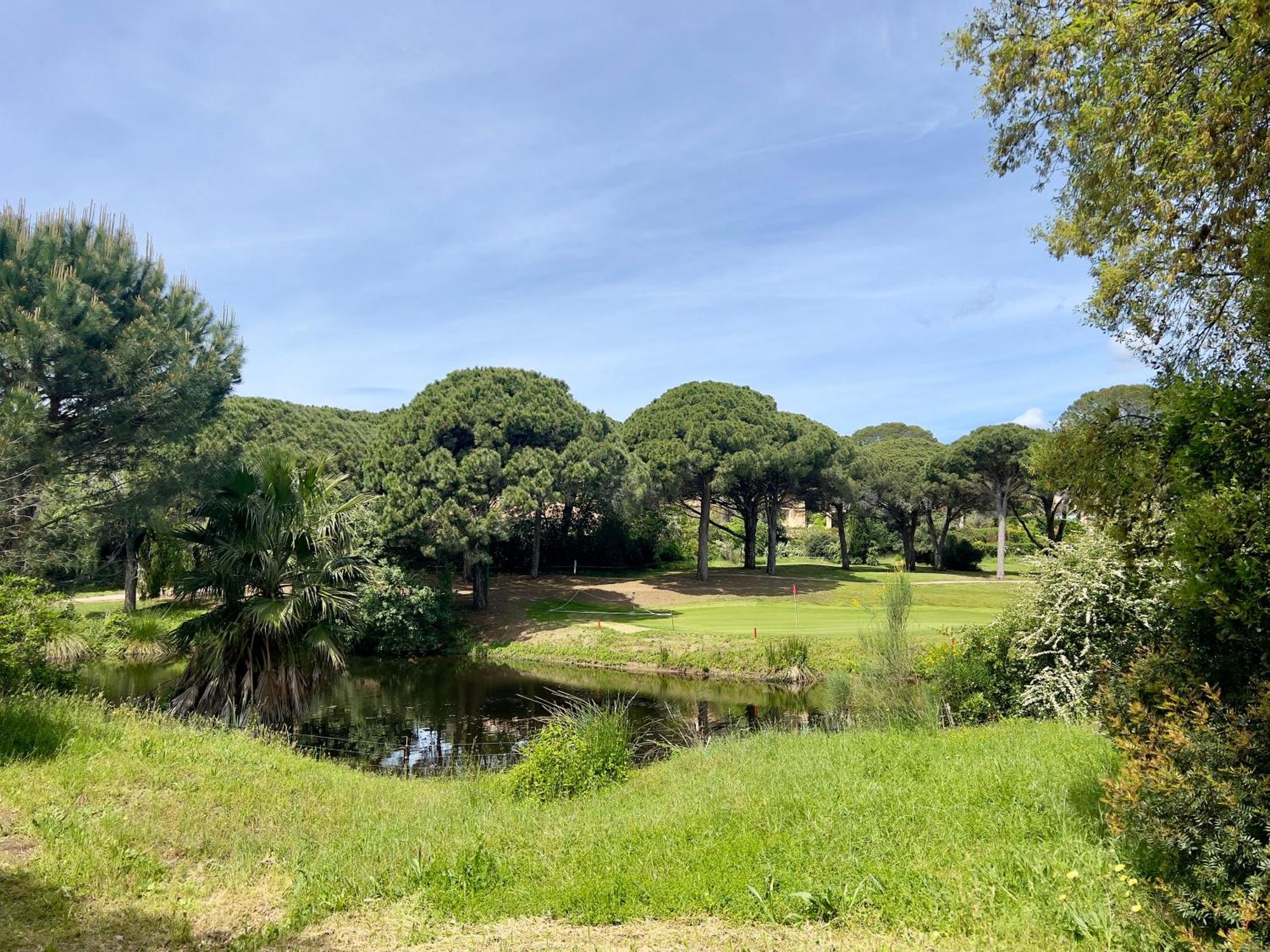 4 Personnes Dans Golf De Valescure 2 *